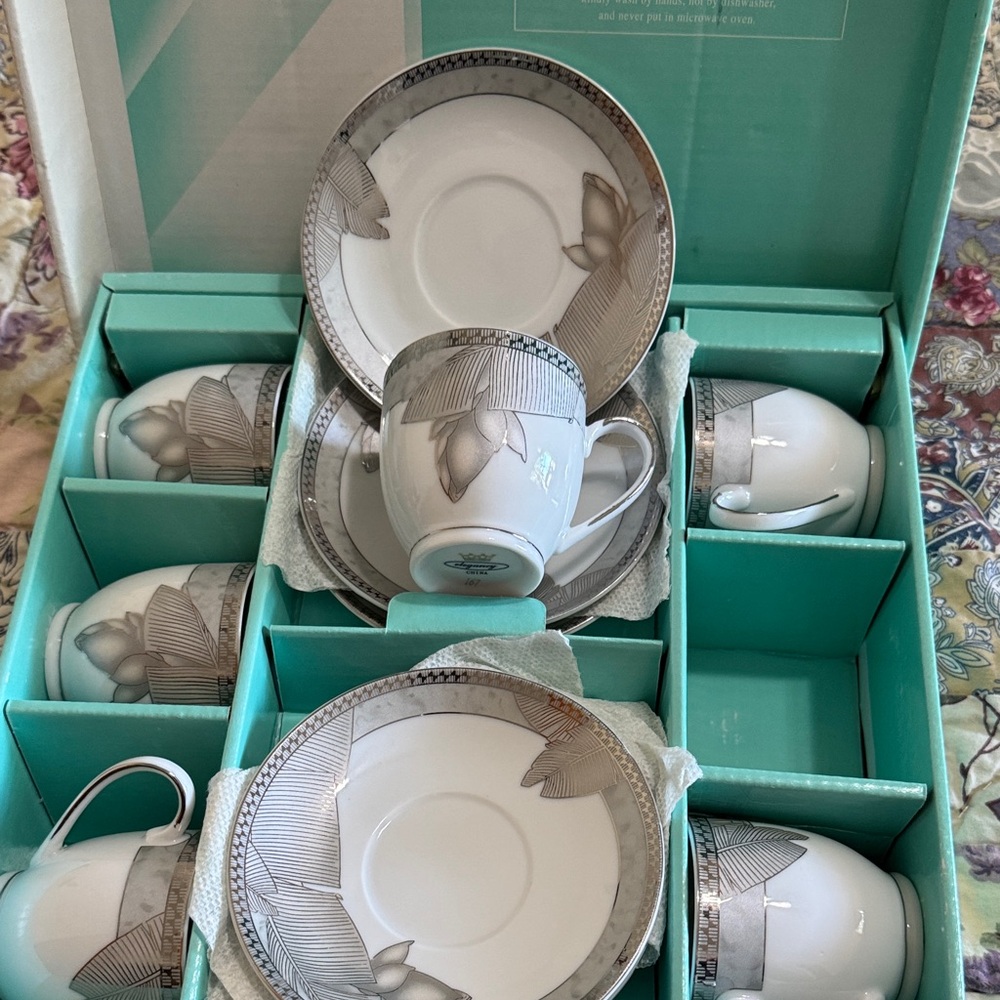 Sophisticated White and Silver Dinnerware Set